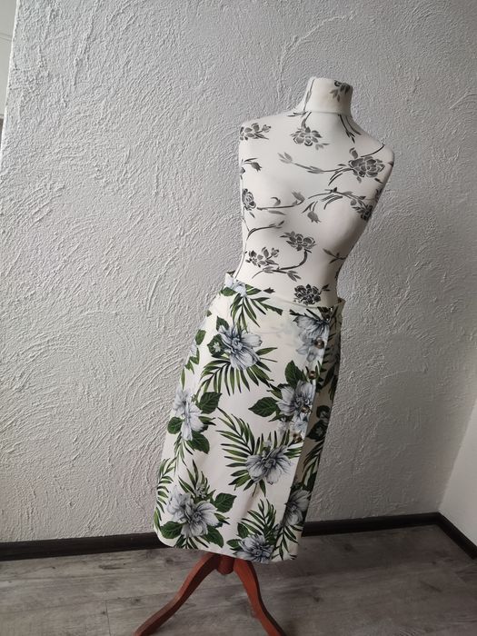Nowa spódnica na lato 42 XL Primark guziki