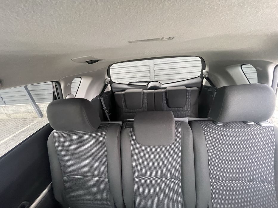 Toyota Corolla Verso 2.2 дизель 6КПП