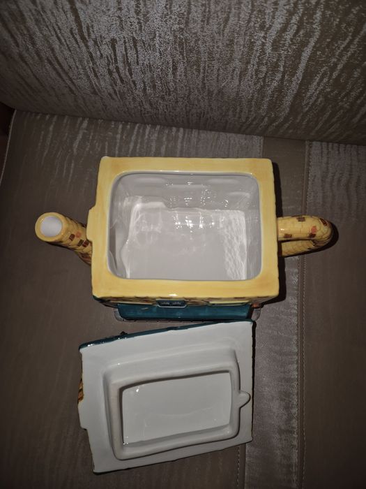 Колекційний чайник «Rovers Return Inn»