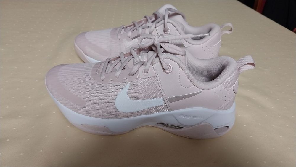 Кросівки Nike  жіночі