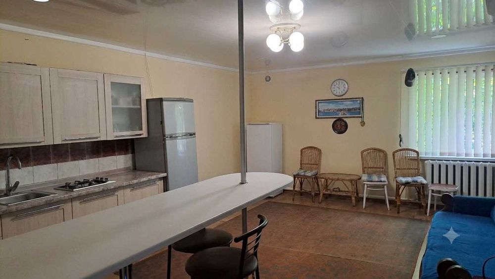 Продається КОМПЛЕКС (житловий будинок + готовий бізнес), розташований за адресою: м. Київ, Голосіївський р-н, вул. Вітянська, 1  Столичне шосе