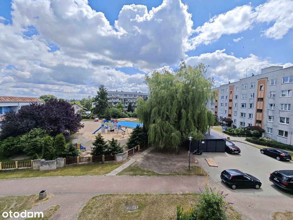 Od zaraz, 2 balkony, widok na zieleń, salon i duża kuchnia ze stołem.