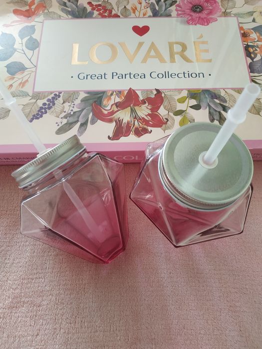 Ємність для напоїв скляна  з кришечкою,трубочкою