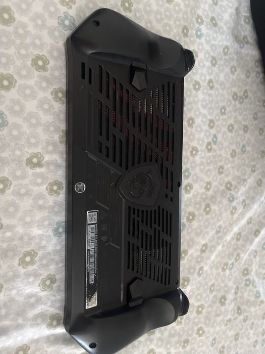 Msi claw com funda e dock
