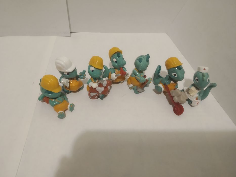 zestaw figurek dinozaury