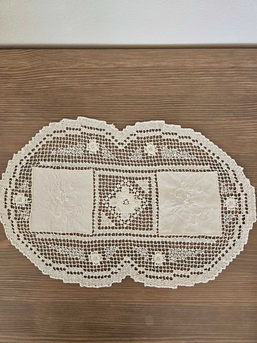Serwetka owalna - szydełko / haft