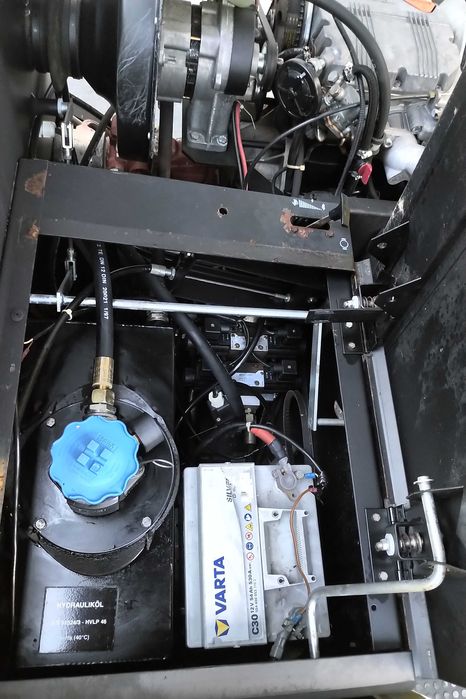 Zamiatarka Karcher KMR1550 diesel z kabiną