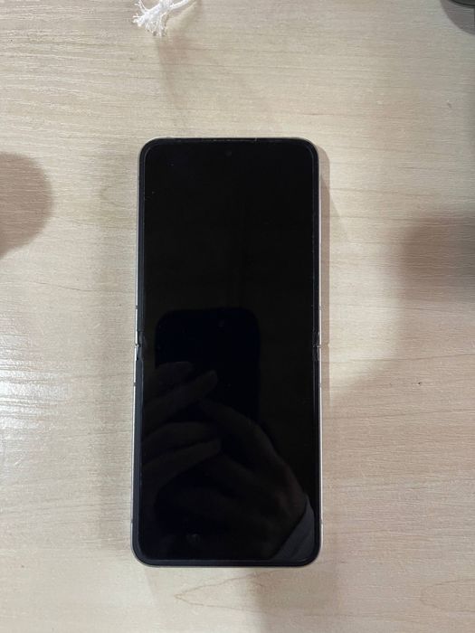 Продам Samsung Galaxy Flip 6/256