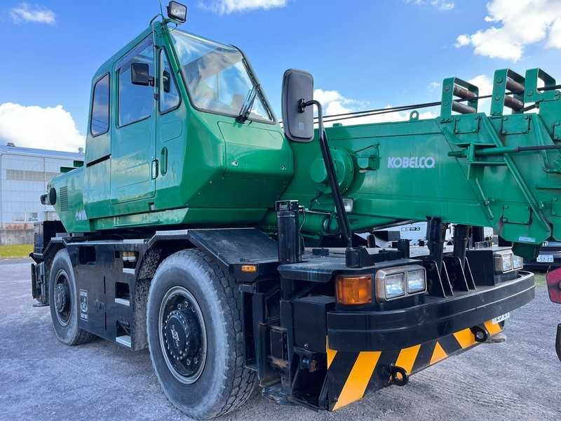 Автокран Kobelco RK160-3  16 тонн