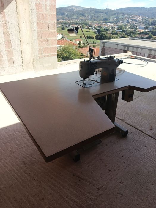 Máquina de costura industrial DURKOOP ADLLER