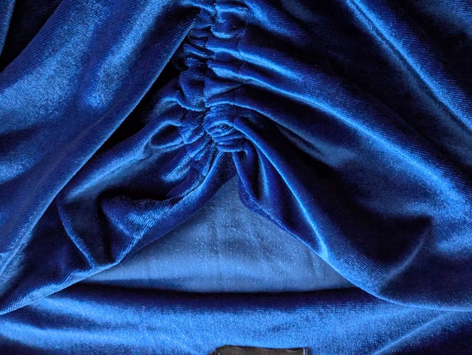 Niebieska chabrowa elegancka welurowa marszczona sukienka 42 jak nowa