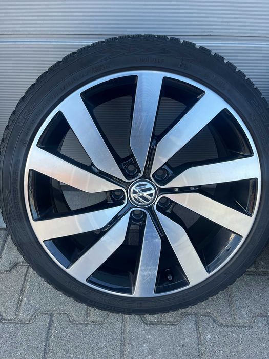 Felgi 18 cali VW golf VII 5G0601025 AL / zimowe opony