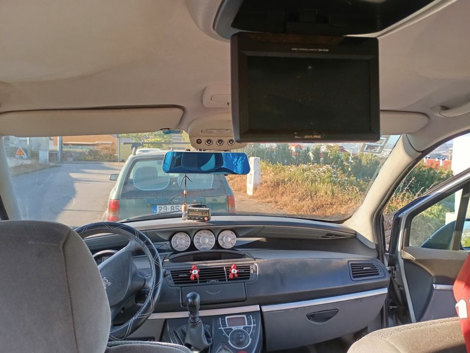 Peugeot  monovolume 807