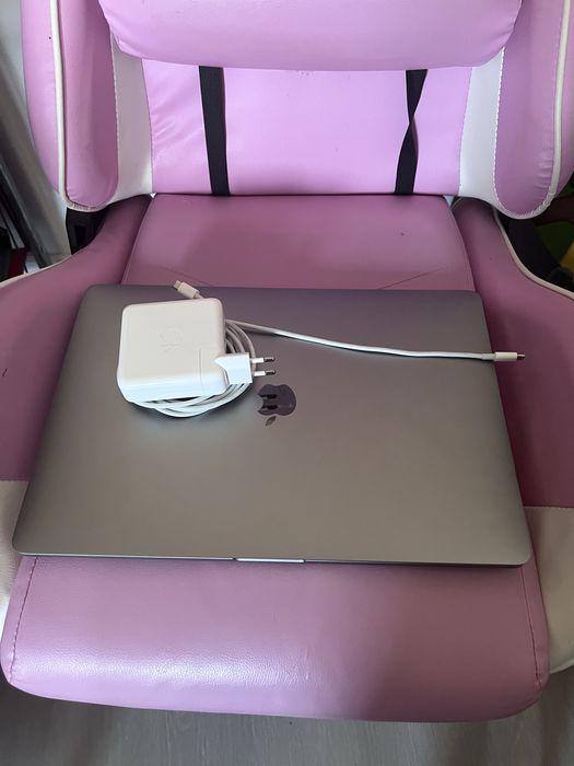 Vendo macbook pro, 16” i7 2019