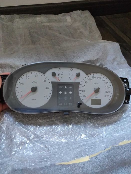 Vário material Clio 2 fase 1