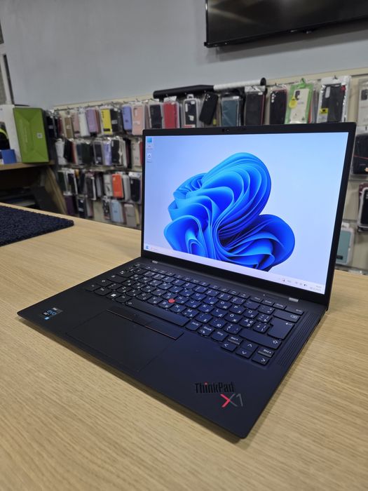 Ноутбук бізнес-класа ThinkPad X1 Carbon/i5/LTE/512/Гарантія/Магазин
