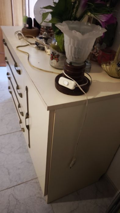 Conjunto quarto mesas e cómoda