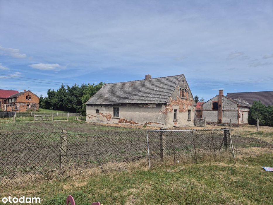 Wolnostojący dom z działką 2300 m² Łękanów budynki gospodarcze