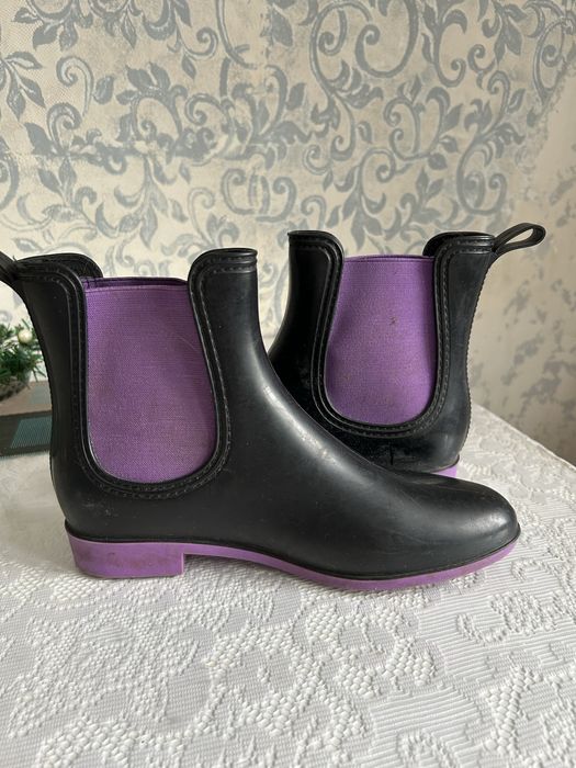 Продам гумові чоботи