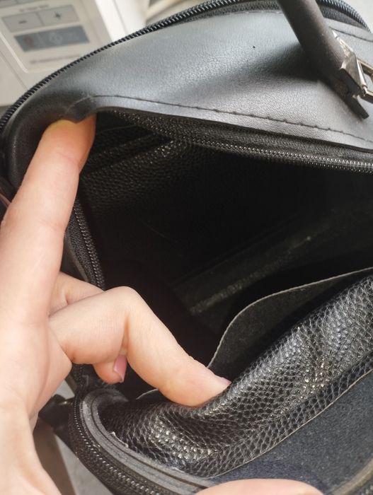 Сумка чорна шкіряна