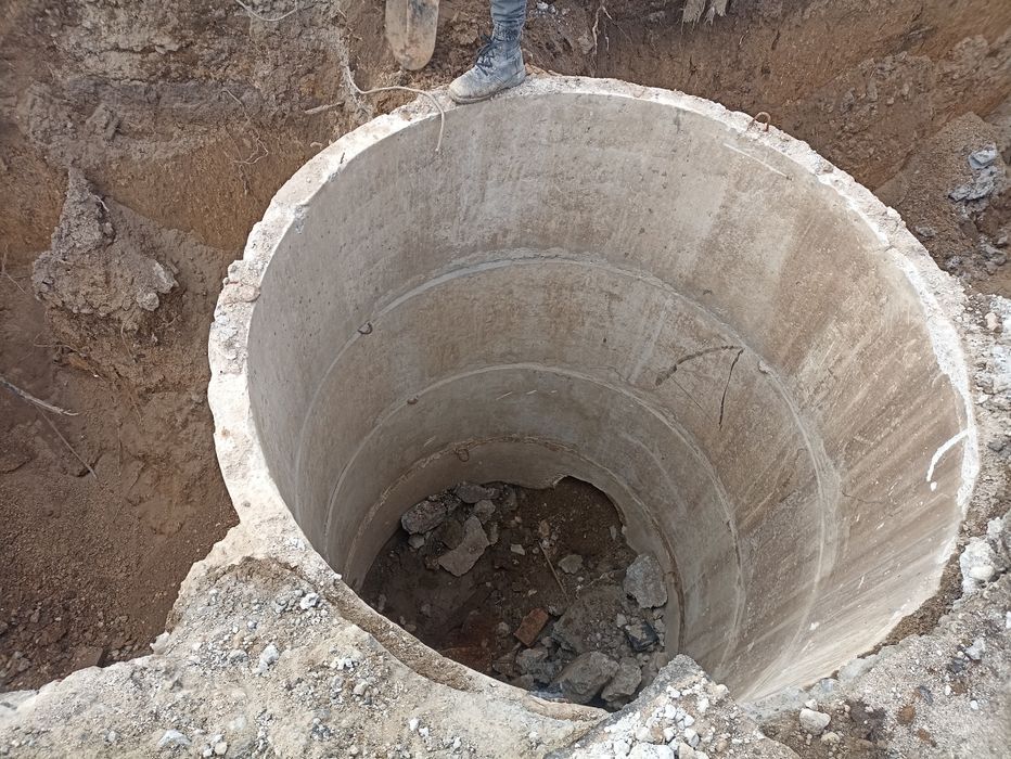 Кольца,крышки,днища железобетонные,кольца для ям,1м,1.20м,1,5м