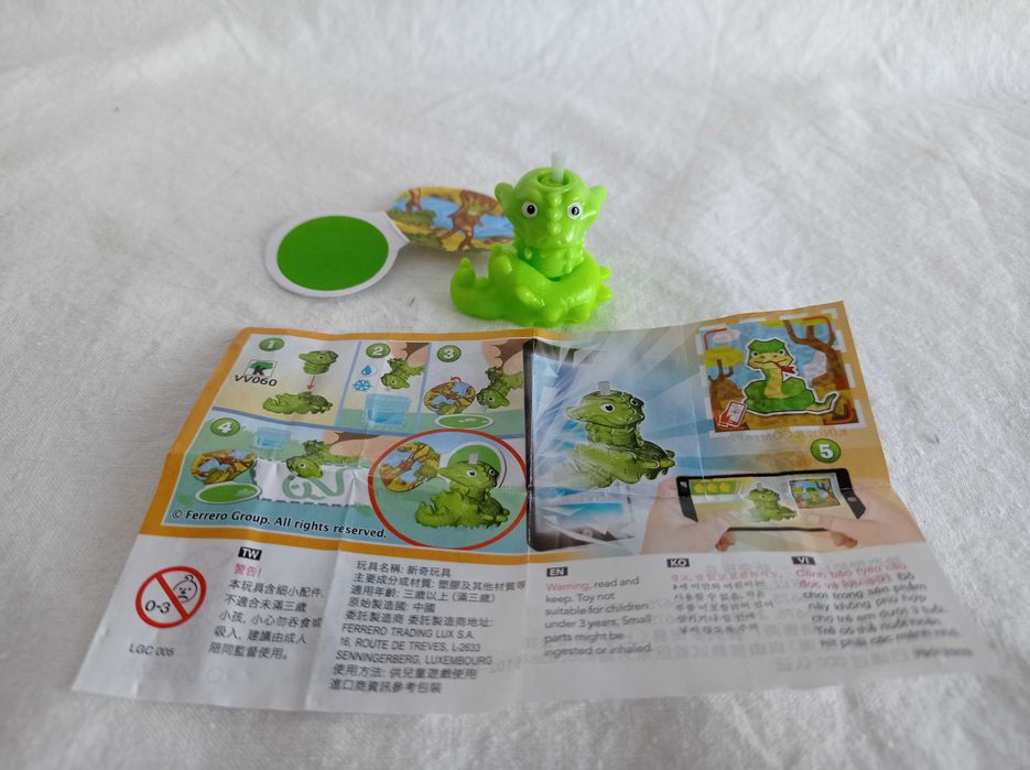 KINDER Joy - Brinquedo Ovos Surpresa - VV060 e VV209 (Girafa e cobra)