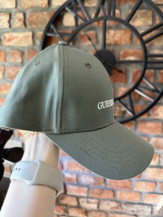 Guess czapka khaki zielona unisex