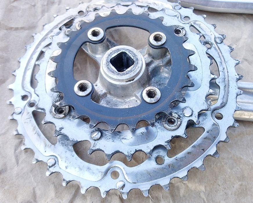 Шатуни SR SUNTOUR Taiwan 175 мм., bcd 104/64 Тайвань