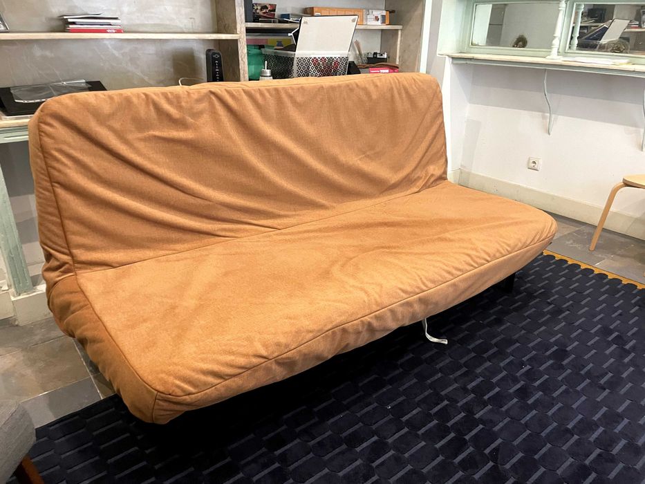 Sofá-cama Nyhamn (IKEA) + capa Soferia