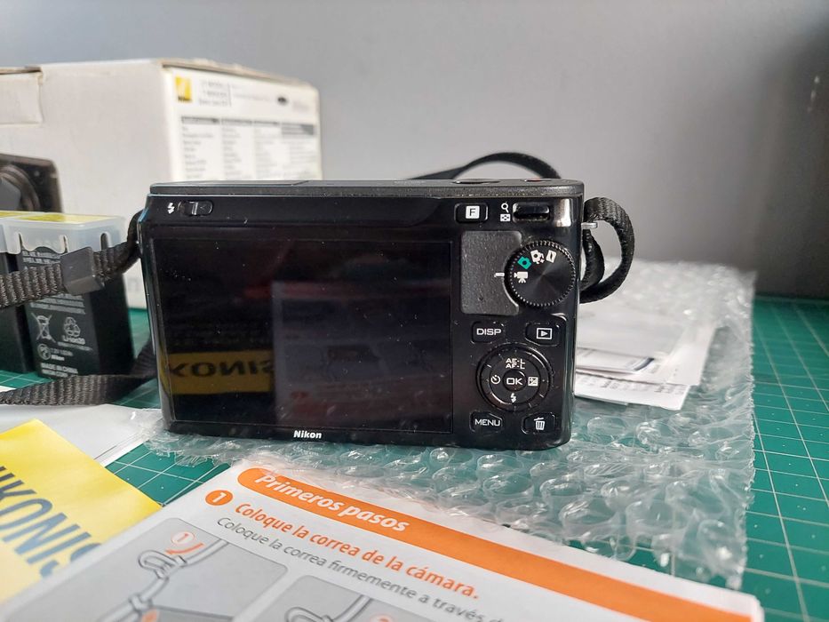 Câmara Nikon 1 J1 câmara Corpo e baterias e carregador