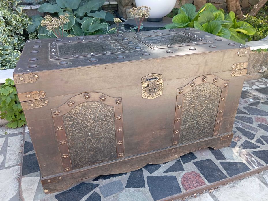 Старинный Сундук Комод Роскошный латунные накладки 89х45х50 см Франция