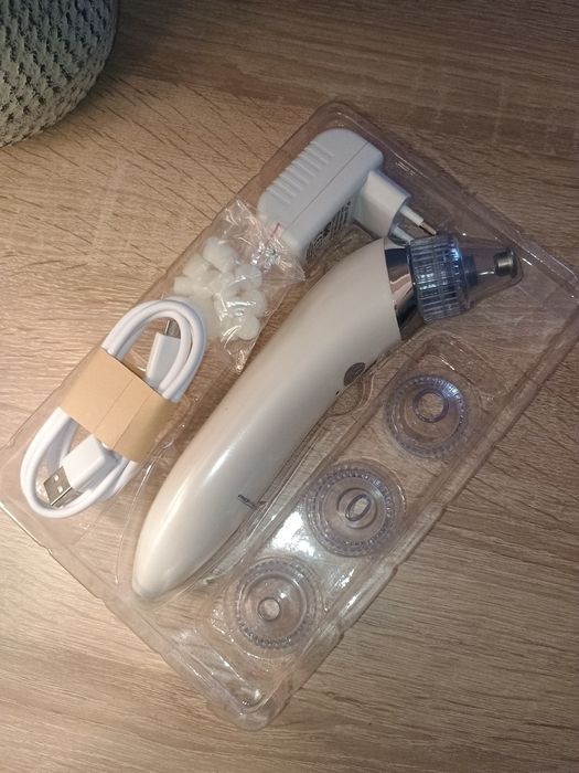 Mikrodermabrazja, odkurzacz do wągrów