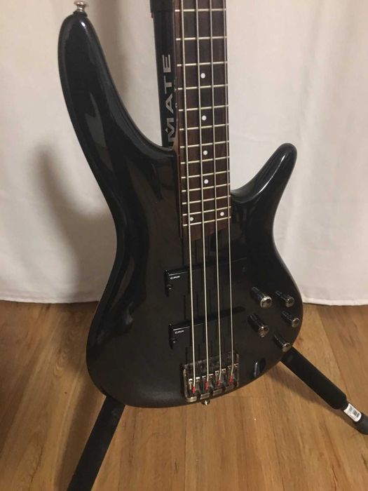 Ibanez Soundgear SR300 Индонезия 2011 как новая, в прекрасном английском кейсе с ключами+ремень Ibanez. Идеальное состояние