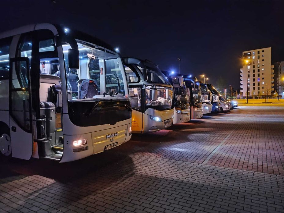 Wynajem busa z kierowcą, autobusu/ przewóz osób/ transfery.