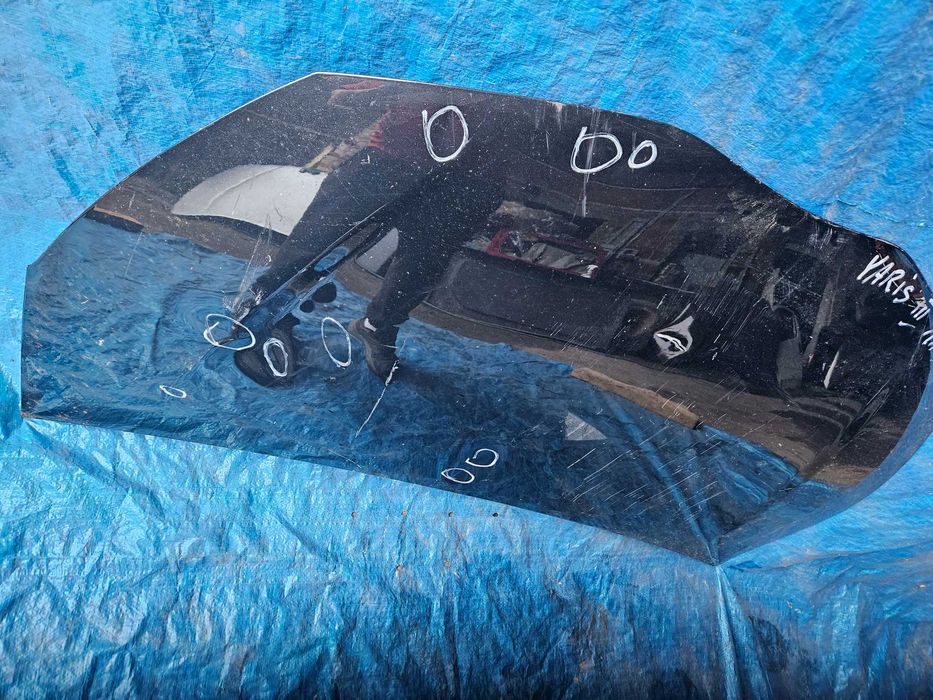 Maska Toyota yaris 3