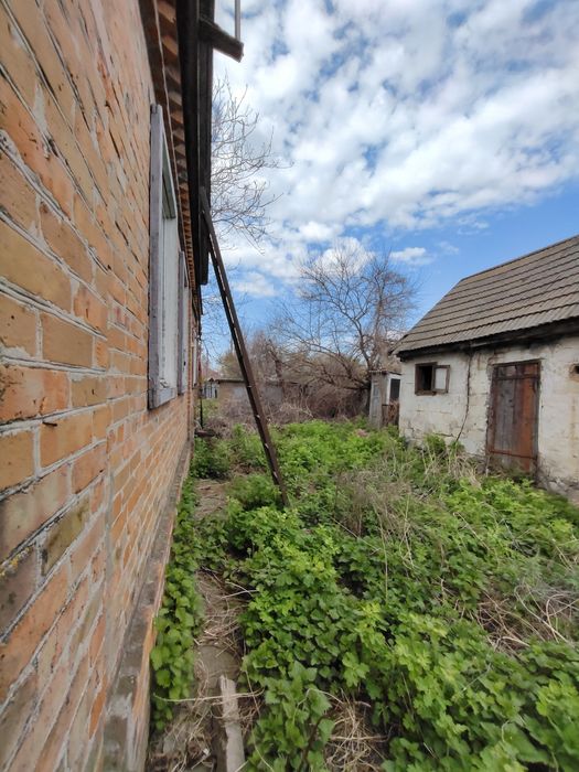Продаж 0/5 будинку з окремим двором