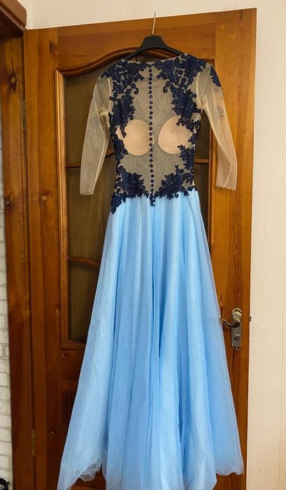Вечірня сукня в підлогу, блакитна з мереживом, випускна / святкова