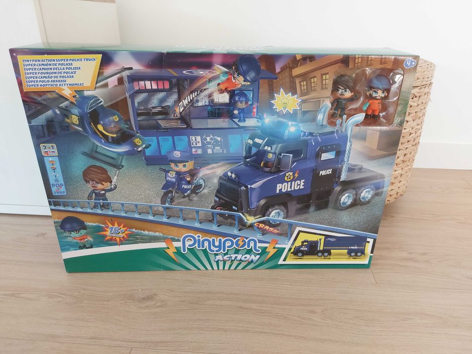 Vendo pinypon polícia