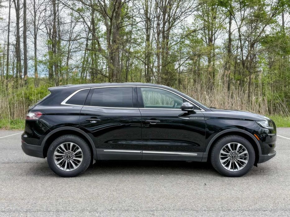 Lincoln Nautilus      2022