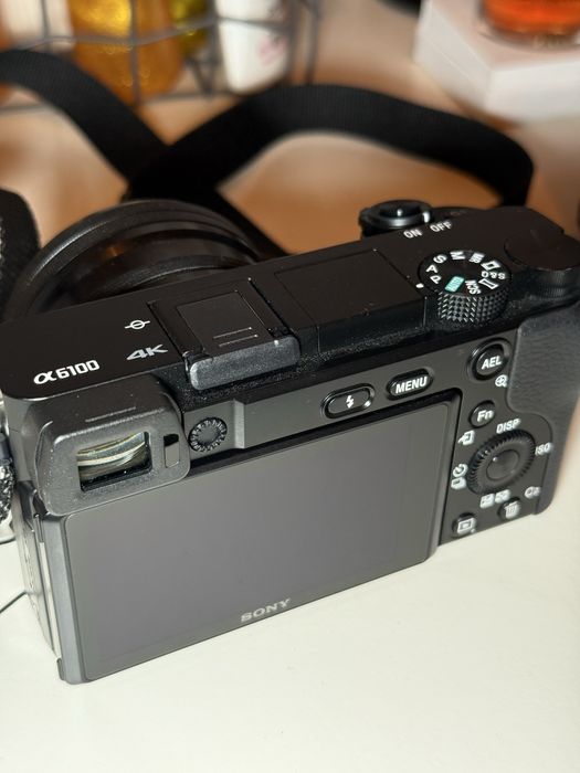 Maquina fotográfica Sony Alpha 6100
