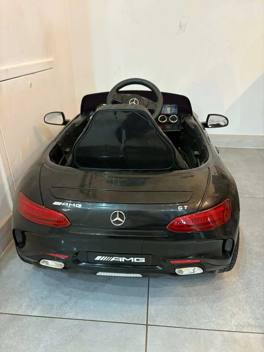 Auto na akumulator Mercedes GT pojazd elektryczny
