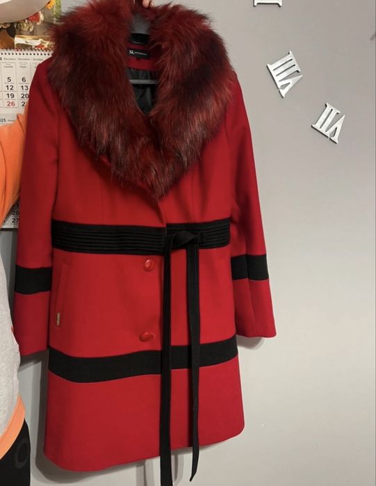 Płaszcz zimowy czerwony