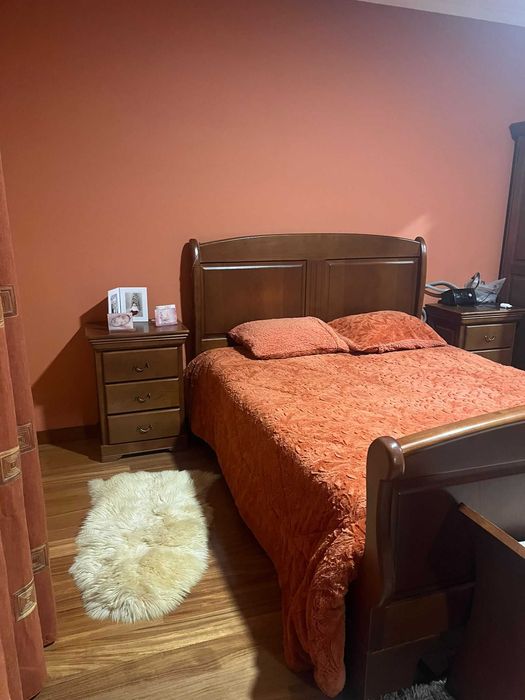 Quarto de casal completo em madeira maciça