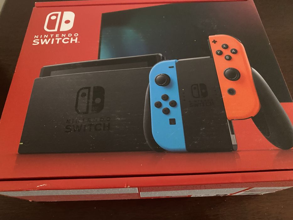 Nintendo Switch (rigorosamente nova)