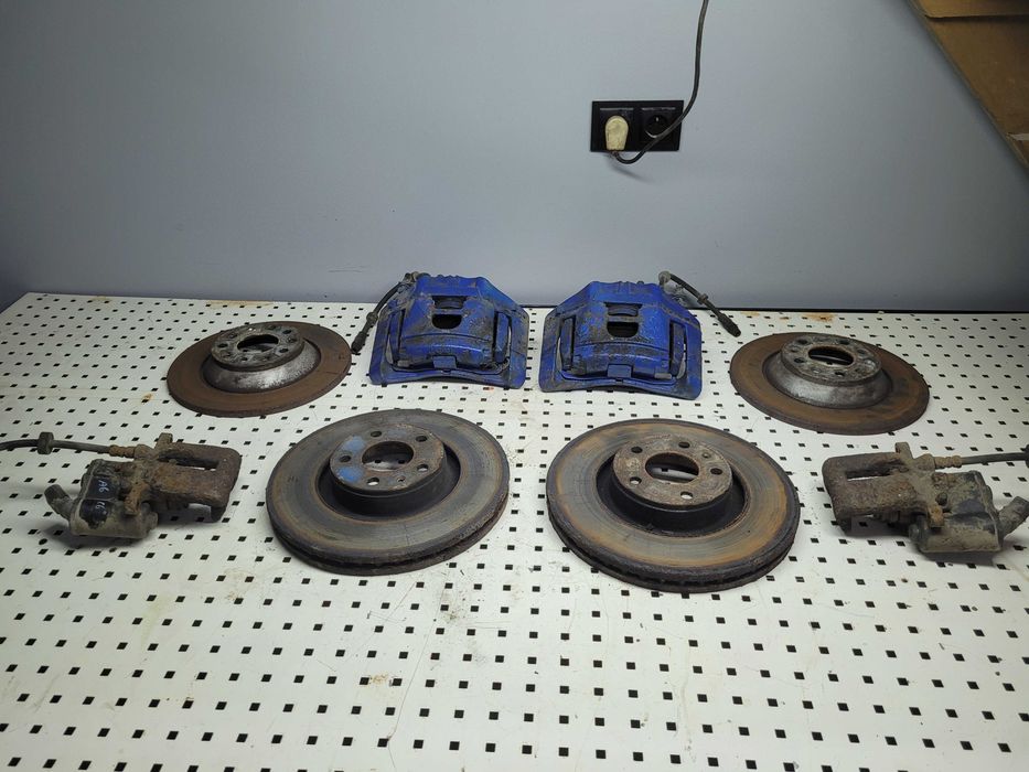 SWAP Hamulców Audi A6 C6 Przód 320mm + Tyl 300 mm Zaciski Tarcze Osłony Jarzmo Klocki