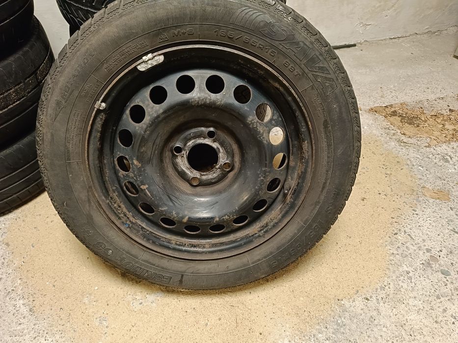 Sprzedam dwa komplety kół