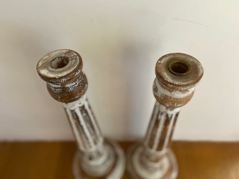 Par de tocheiros rústicos em madeira