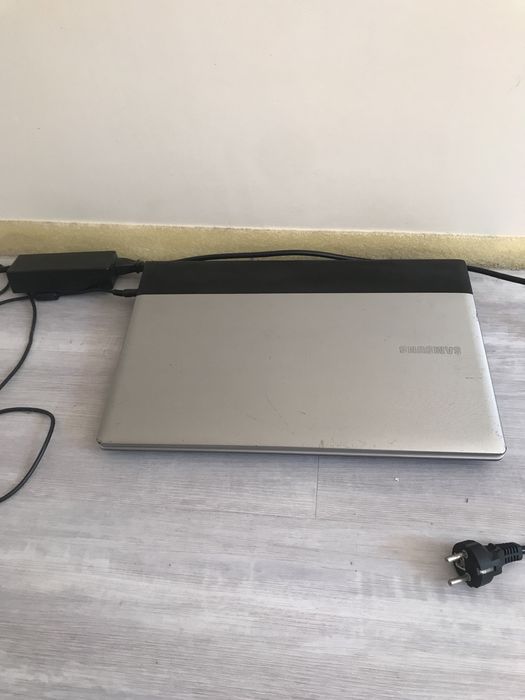 Ноутбук Samsung RV513