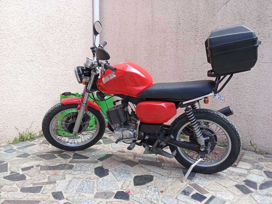 mz etz 125 personalizada e com apenas 27000km (inclui todo o material original)
