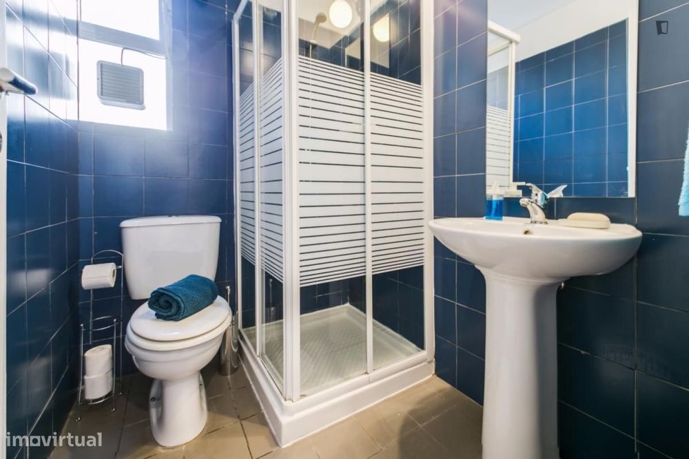 Quarto - localizado em Picoas Lisbon